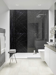 Дизайн ванной в черном и белом мраморе
