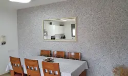 Фота дызайн сцены вадкімі шпалерамі на кухні