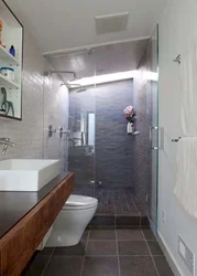 Дәретхана мен душ бар тар ванна бөлмесінің дизайны