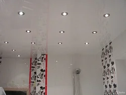 Точечные на потолке в ванной комнате фото