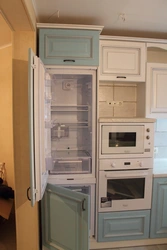 Photo of how the refrigerator is built into the kitchen