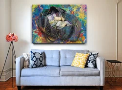 Картины в интерьере гостиной над диваном в современном стиле