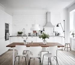 Белая кухня ў скандынаўскім стылі фота