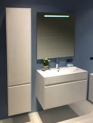 Шкаф пенал в ванной в интерьере