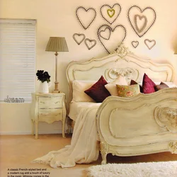 Decorating a wall in the bedroom photo