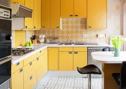 Кухня в желтом стиле фото