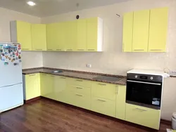 Кухня ў жоўтым стылі фота