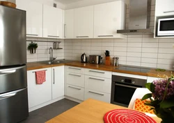 Kitchen design photo for 10 corner