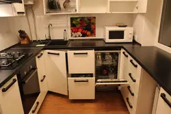 Кухня угловая дизайн с холодильником бытовая техника фото