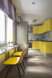 Кухня ў шэра жоўтых танах фота