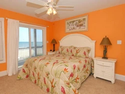 Orange color in the bedroom photo