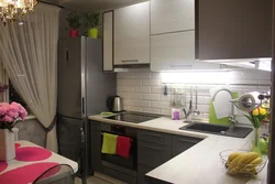 Дизайн кухни 6 м2 с холодильником и газовой в хрущевке