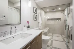 Дизайн ванны и туалета совмещенный с окном