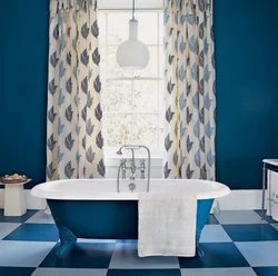 Дизайн ванной сине белый