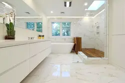 Ванная комната с мраморной плиткой фото