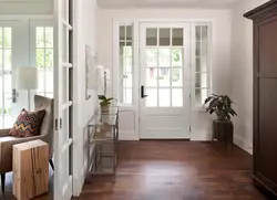 Фото дизайн квартиры с белыми дверями