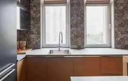 Sink on the windowsill kitchen design