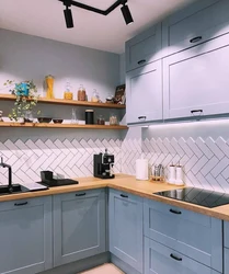 Плитка кабанчик на фартук в интерьере кухни