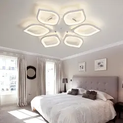 Asma tavanlı yataq otağı dizaynlı çilçıraq müasir fotoşəkil