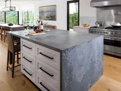 Countertop бетонӣ дар дохили ошхона акс