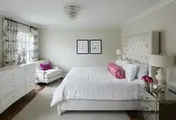 Arrange the bedroom photo