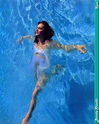 Brooke Shields uşaqlıqda vanna otağında çəkilmiş fotoşəkili