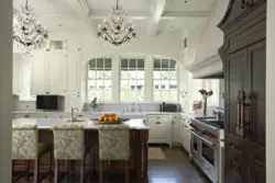 Colonial kitchen photo