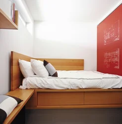 Дызайн маленькай спальні з двухспальным ложкам