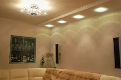 Точечные светильники для натяжных потолков в квартире фото