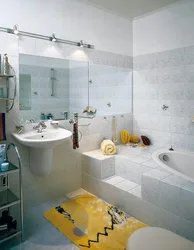 Дызайн пліткі ў ванным пакоі панэльнага дома