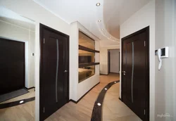 Photos of apartments with light floors and doors