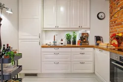 Кухня будбин белая в интерьере реальном