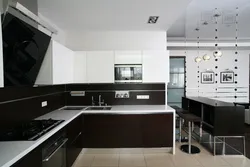 Чорна белая кухня колер шпалер фота