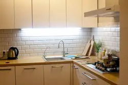 Плитка кабанчик на фартук фото в интерьере кухни