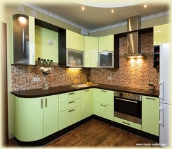 Choose the color of the kitchen set for a small kitchen photo