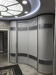 Built-in wardrobe in the hallway corner design