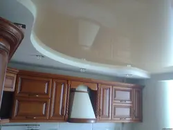 Столь з гіпсакардону з падсветкай двухузроўневы дызайн на кухні