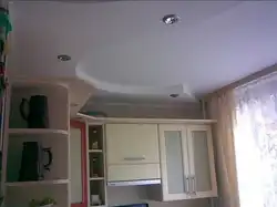Столь з гіпсакардону з падсветкай двухузроўневы дызайн на кухні