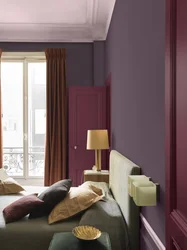 What colors goes with burgundy in a bedroom interior?