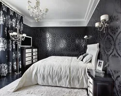 Дызайн інтэр'еру спальні з цёмнымі шпалерамі