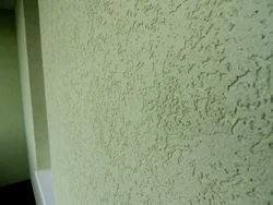 Стены короедом в квартире фото