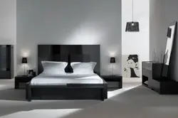 Черная кровать в интерьере спальни фото