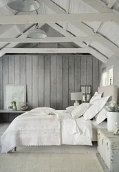 Белая драўляная спальня інтэр'ер