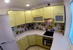 Кухонные гарнитуры фото для маленьких кухонь 6 кв м угловые