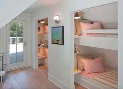 Room design for 2 beds