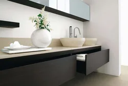 Заманауи ваннаға арналған шкафтардың фотосуреті
