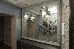 Зеркальная мозаика в интерьере прихожей