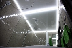 Натяжные потолки с подсветкой в ванной комнате фото