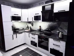 Kitchen design photo corner black