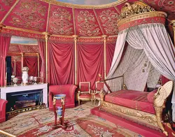 Roman bedroom design photo